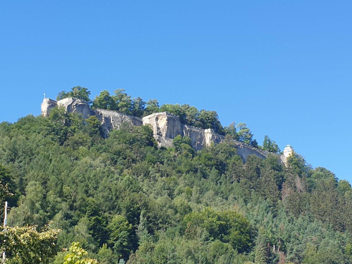 Saechsische-Schweiz-Ferienhaus-Wohnung-2-Mit-Hervorragendem-Panoramablick-Ueber-Das-Elbtal ケーニッヒスシュタイン・アン・デ・エルベ エクステリア 写真