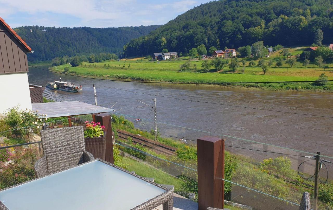 Saechsische-Schweiz-Ferienhaus-Wohnung-2-Mit-Hervorragendem-Panoramablick-Ueber-Das-Elbtal ケーニッヒスシュタイン・アン・デ・エルベ エクステリア 写真