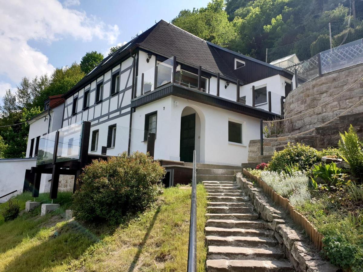 Saechsische-Schweiz-Ferienhaus-Wohnung-2-Mit-Hervorragendem-Panoramablick-Ueber-Das-Elbtal ケーニッヒスシュタイン・アン・デ・エルベ エクステリア 写真